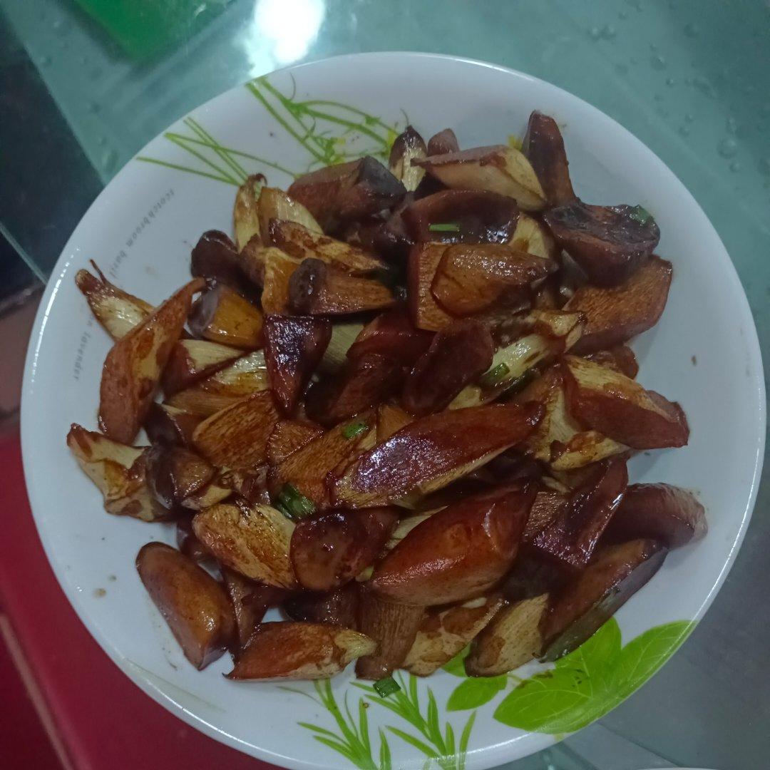 油焖茭白杏鲍菇，简单美味的上海家常菜