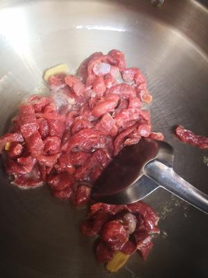 嫩嫩的蚝油牛肉的做法 步骤2
