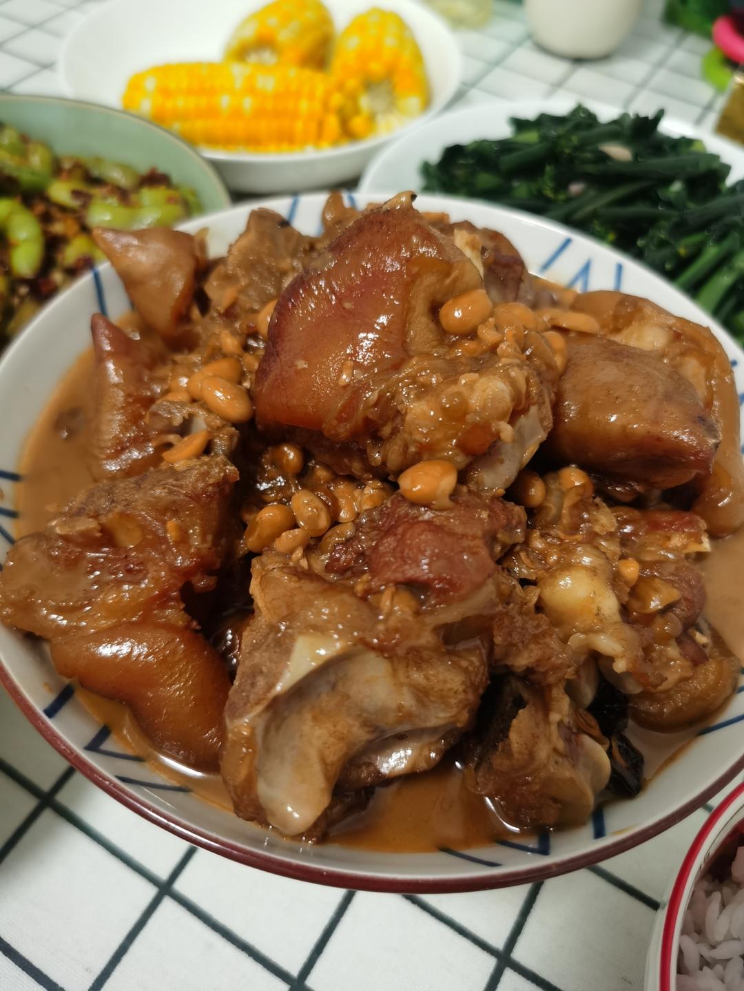 红烧猪蹄（好吃爆了）