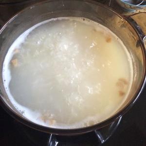 家庭版 香菇鸡粥-跟粤菜馆一个味儿的做法 步骤3