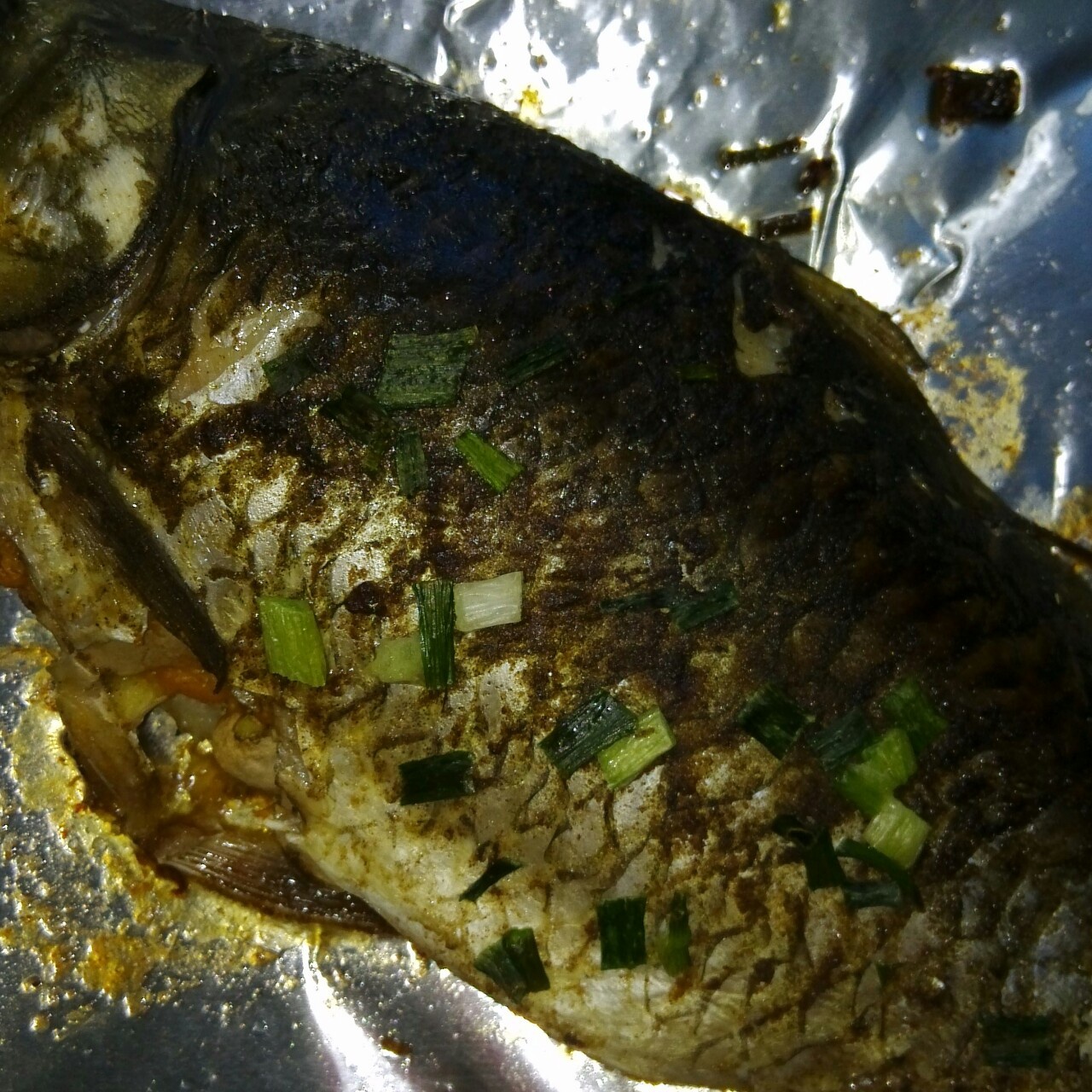 香辣烤鲫鱼