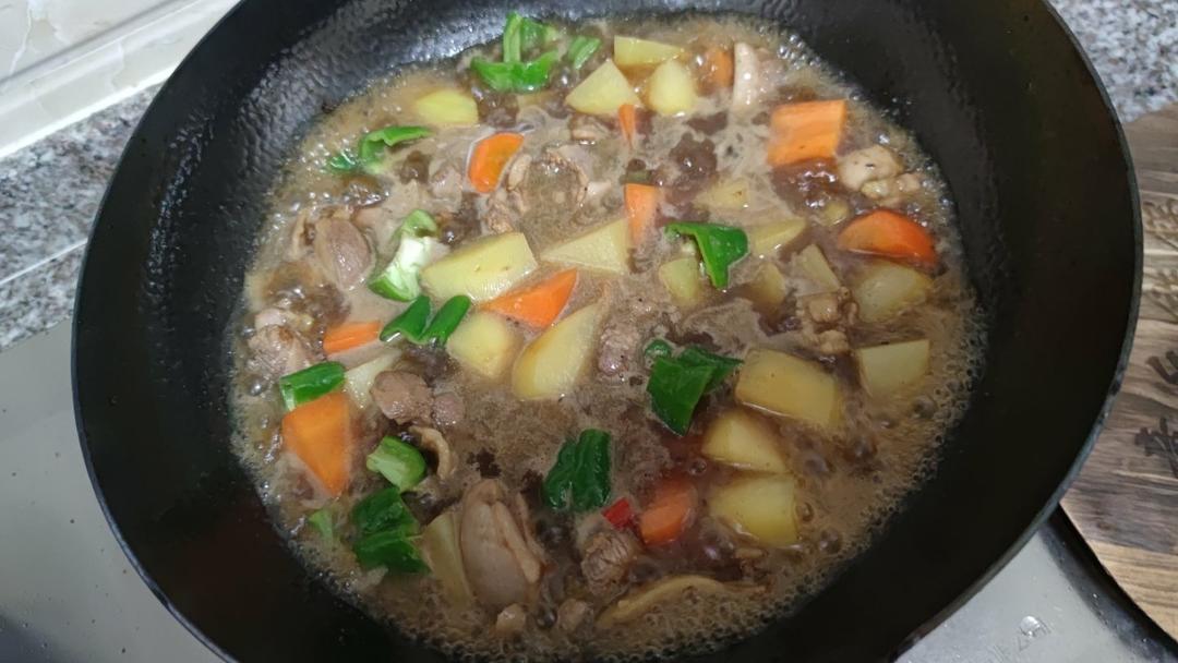 鲜香味浓土豆烧鸡（还是焖鸡？炒鸡？随便啦）