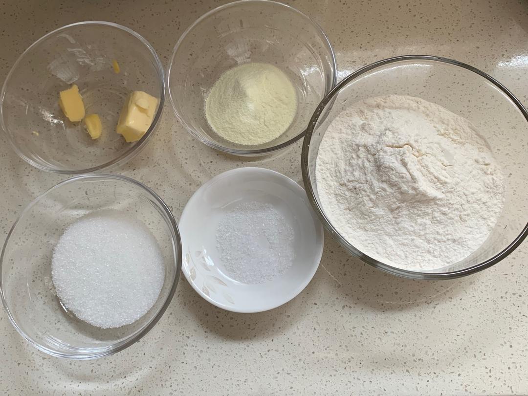 纯奶手撕吐司的做法 步骤1