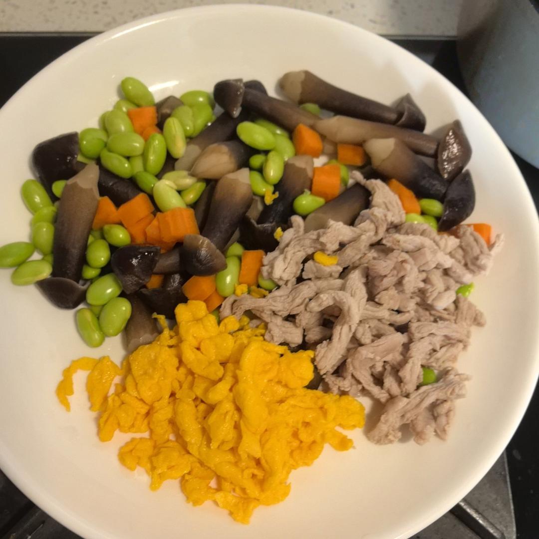 鸡枞菌炒肉丝（饭店厨师推荐的做法~）