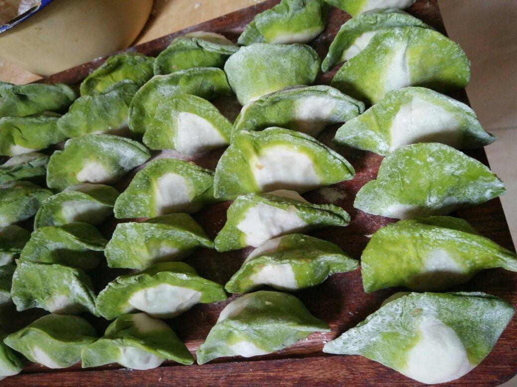 翡翠白玉白菜饺子详细版（附翡翠白玉白菜饺子包法，翡翠白玉饺子皮两种制法，面包机和面，翡翠白玉烧卖，各种馅料搭配）