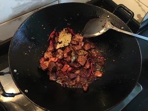 重庆人的红烧牛肉配黄豆 ~~~ 记录下我妈的拿手川菜的做法 步骤4