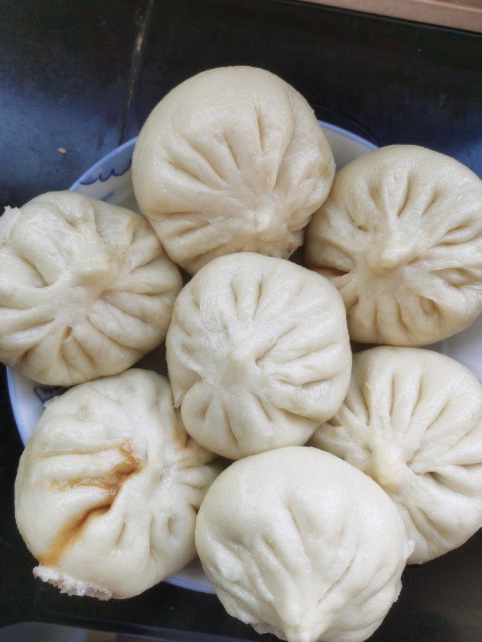 酱肉包子