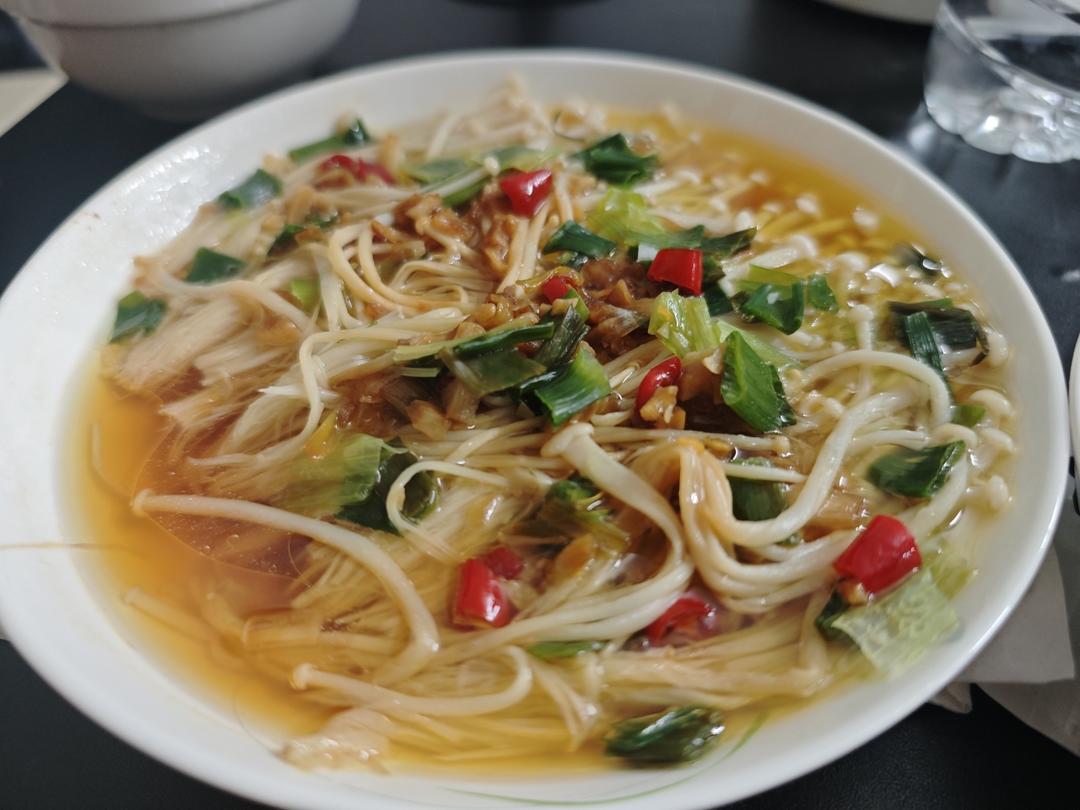 超级下饭的蒜蓉金针菇！好吃到爆