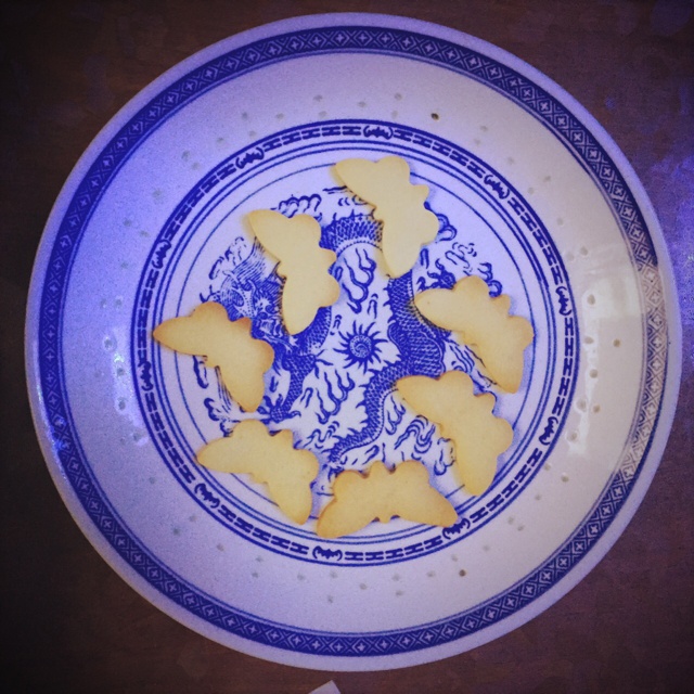 超简单！好吃又平整的糖霜饼干底的做法（附贴心小提示哦）