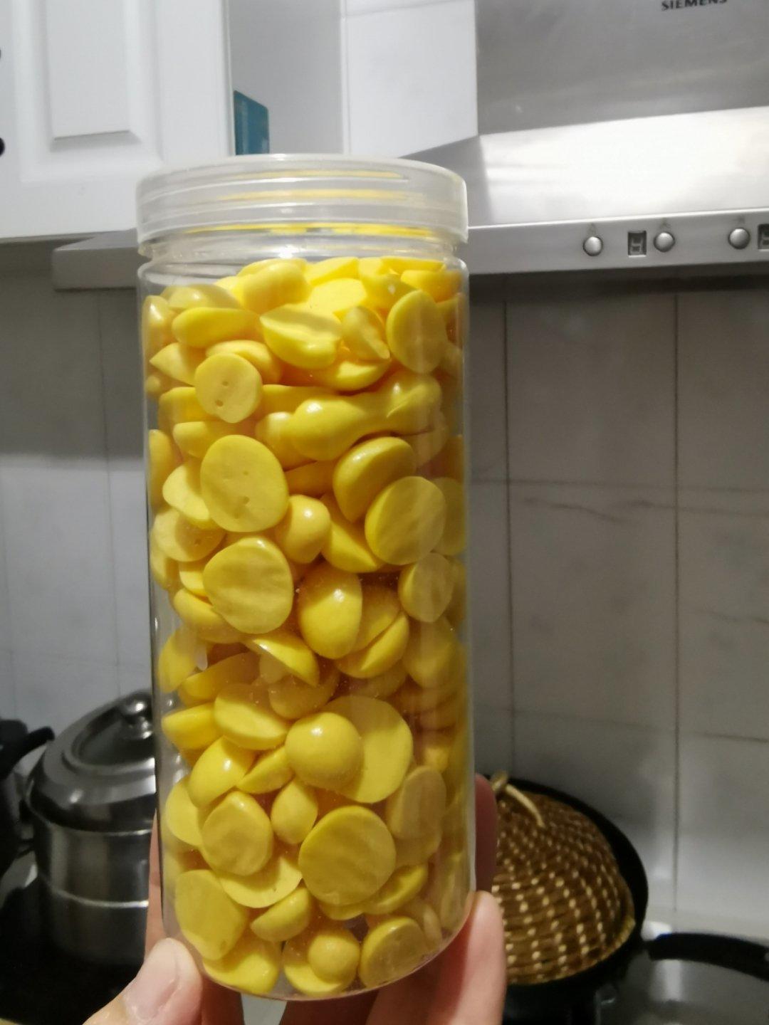 入口即化的无添加蛋黄溶豆