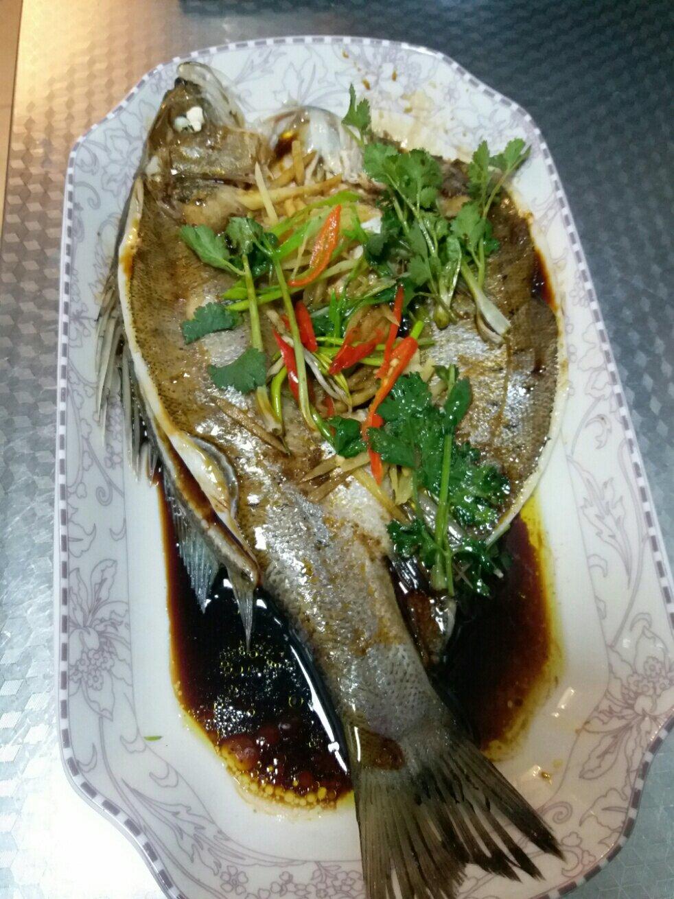 清蒸海鲈鱼