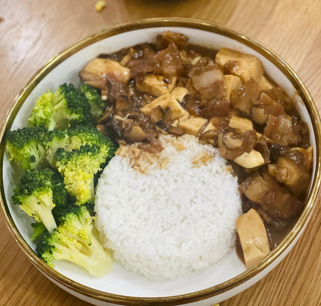 儿童版卤肉饭
