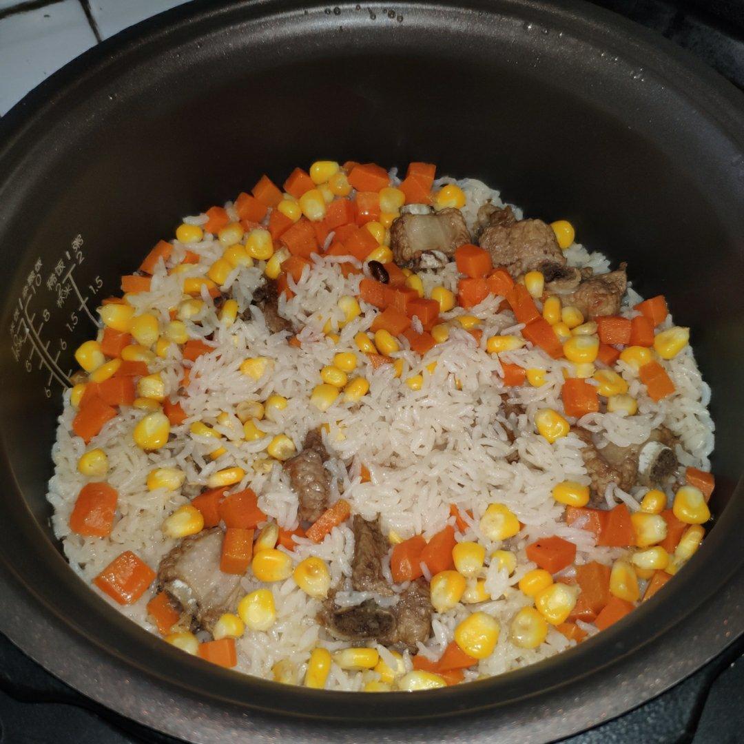 喷香排骨焖饭（爆好吃）