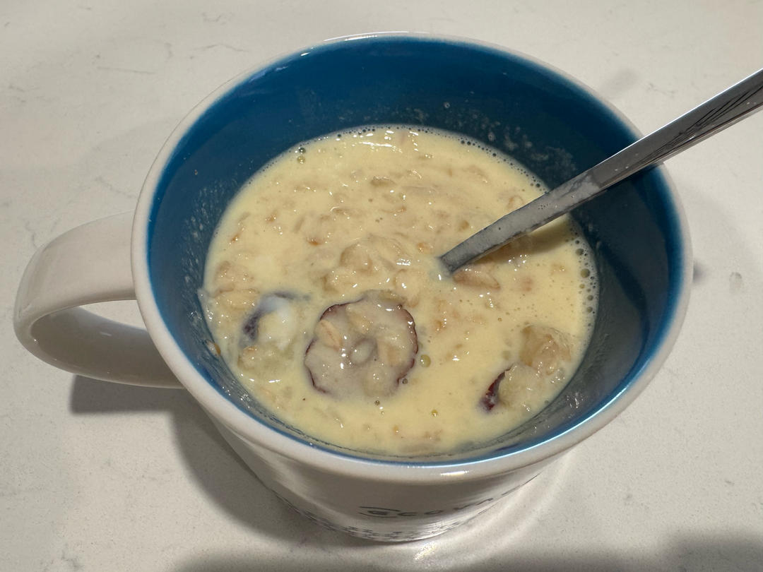 红枣燕麦酒酿鸡蛋牛奶