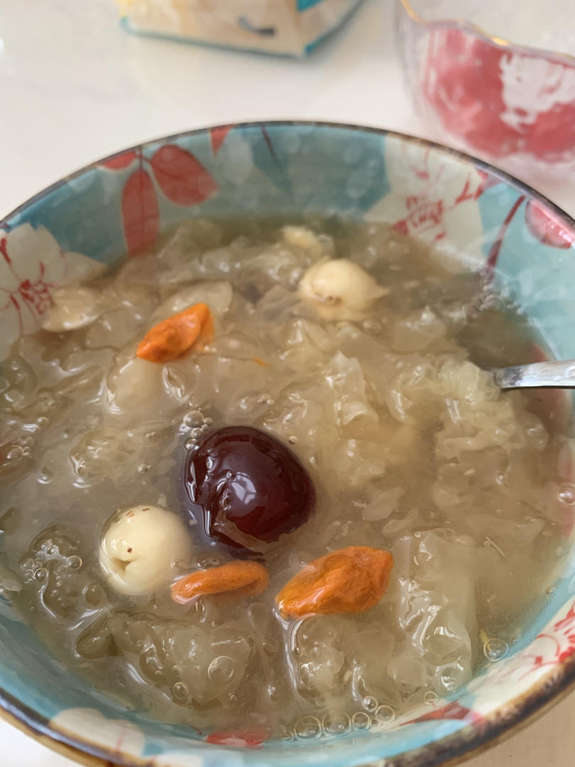 红枣银耳莲子羹（有出胶质、出胶，懒人的电压力锅版）