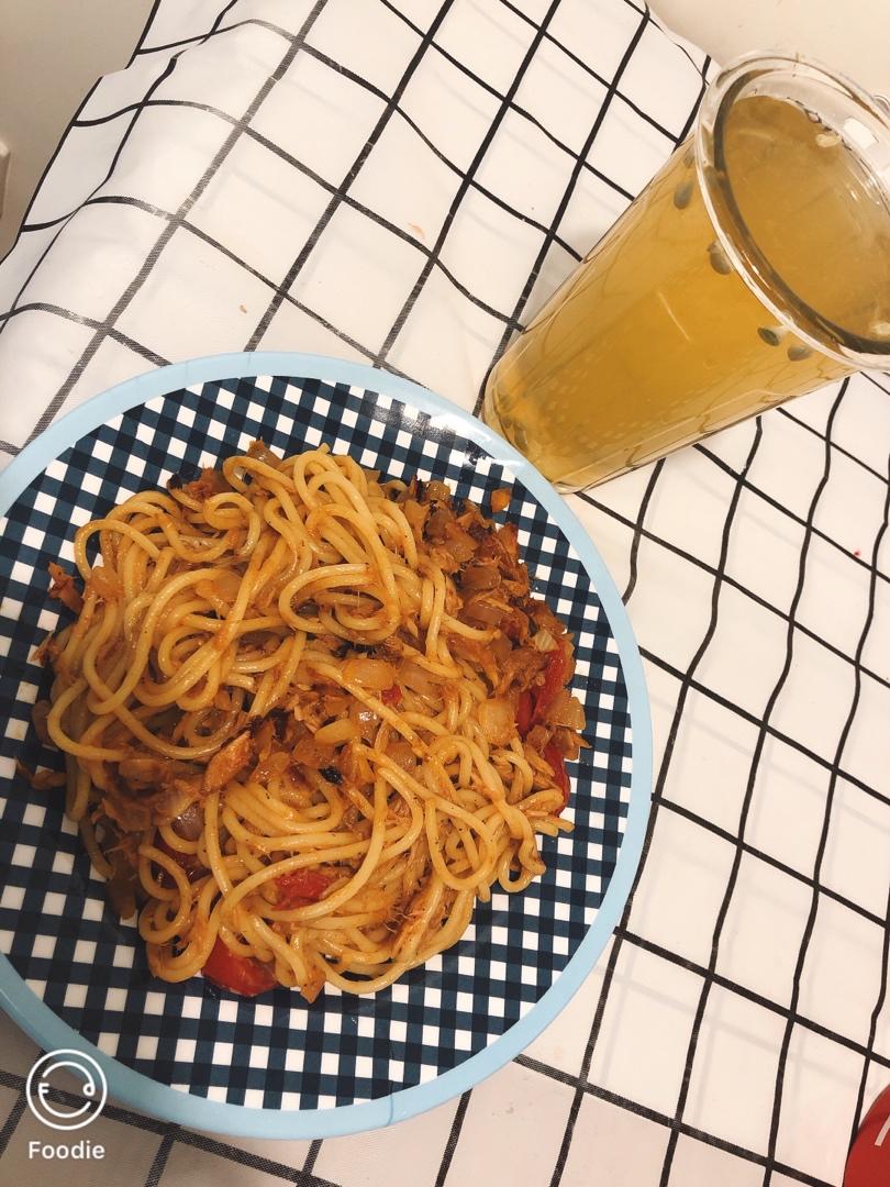 金枪鱼番茄酱意大利面 Spaghetti