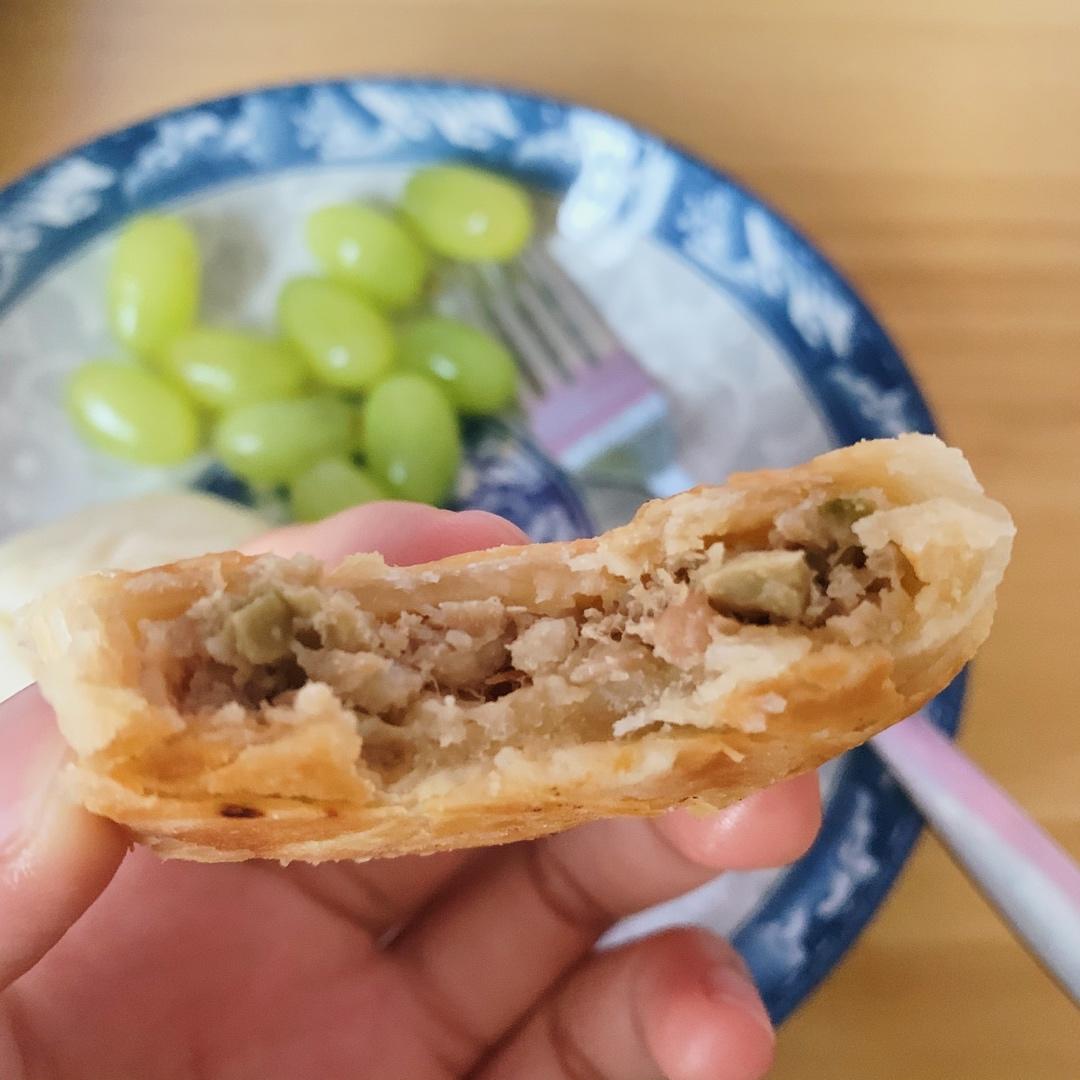 排四个小时队也买不到的鲜肉月饼，秘诀是放麻油！