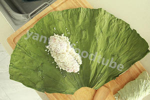 荷香糯米排骨卷 Pork Ribs Wrapped in Water Lily Leaf的做法 步骤7