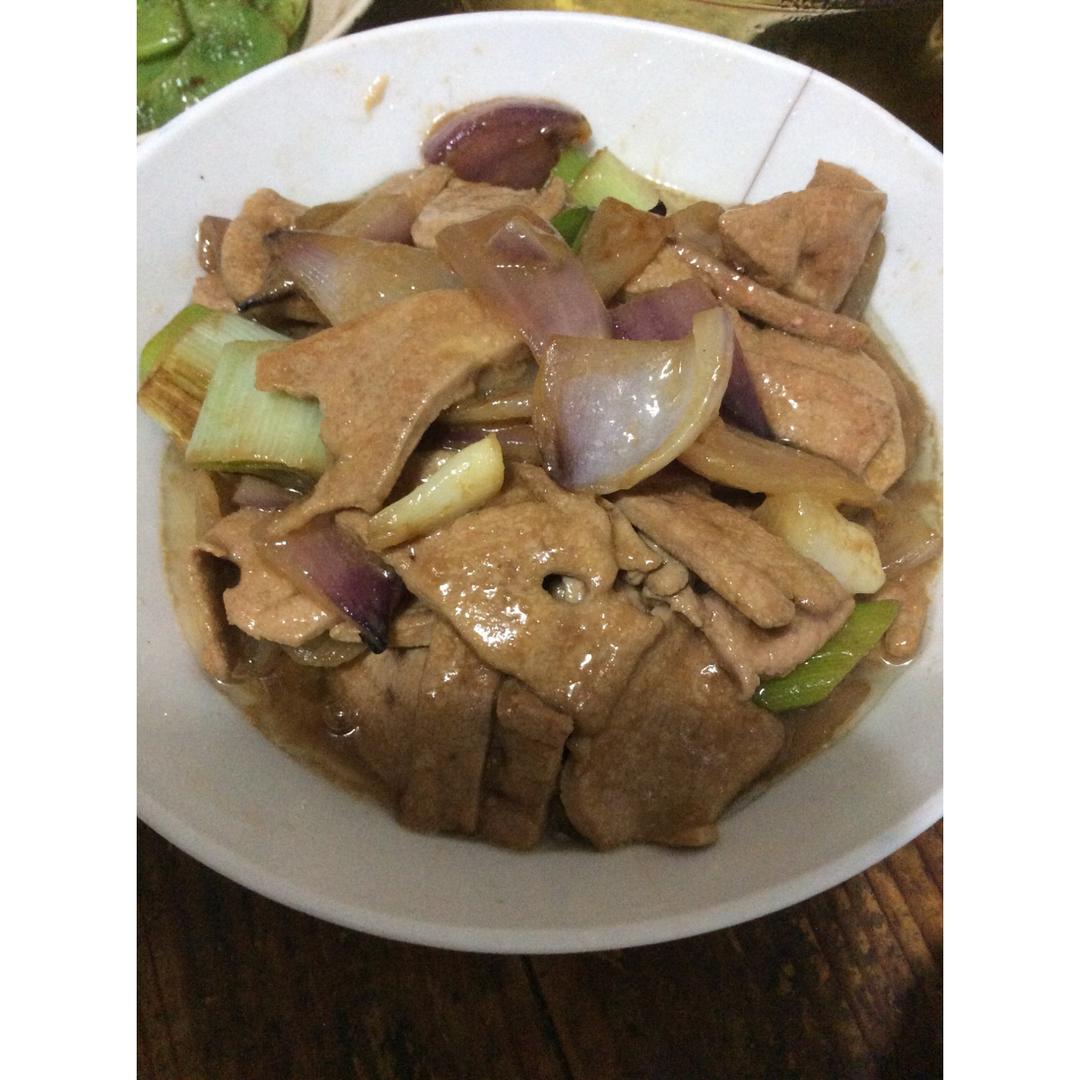洋葱炒猪肝