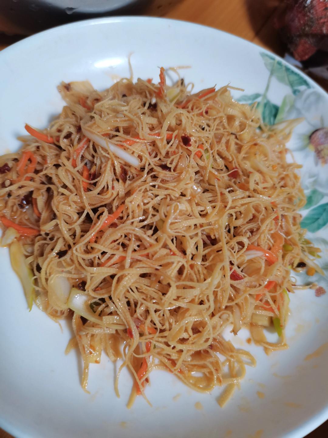 炝拌干豆腐丝