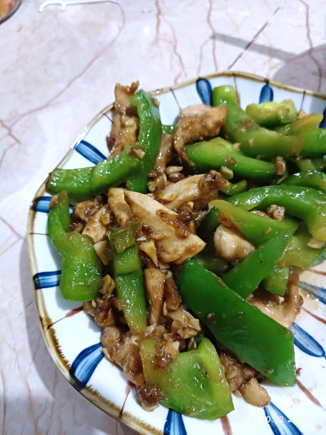 巨好吃的青椒炒鸡胸肉丝，超下饭