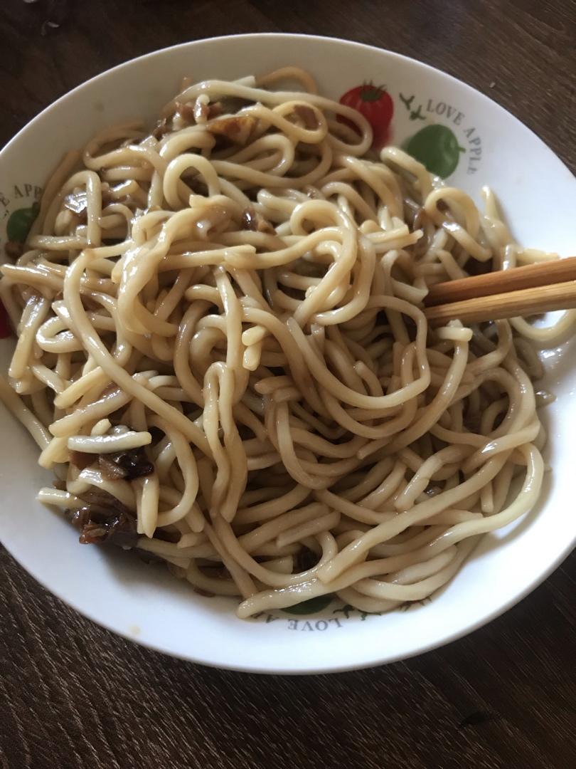 10分钟搞定的一碗葱油拌面