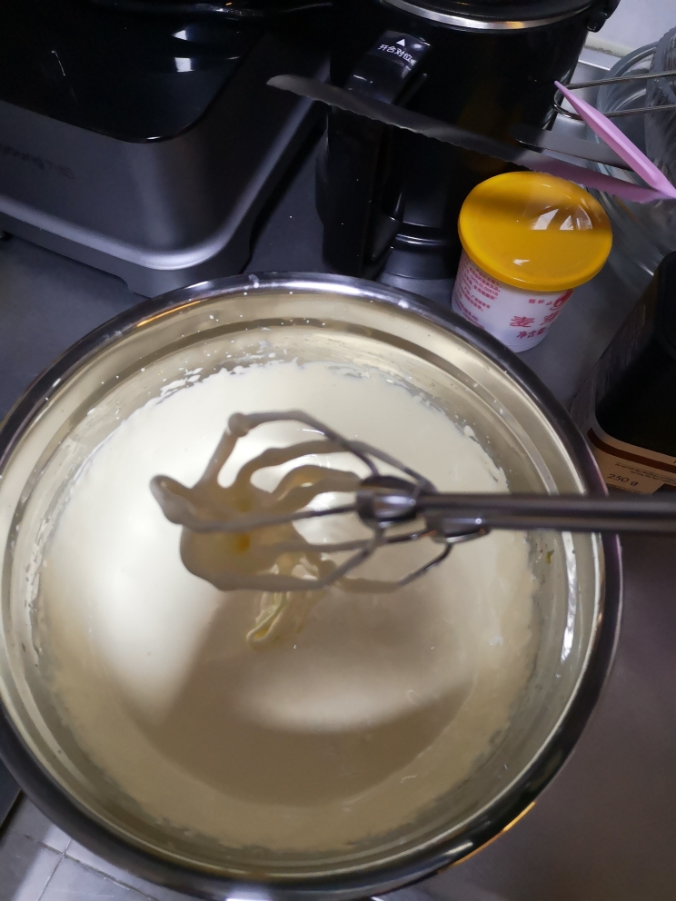 纯蛋黄海绵蛋糕的做法 步骤1