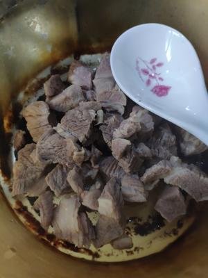 咖喱土豆牛腩煲的做法 步骤1