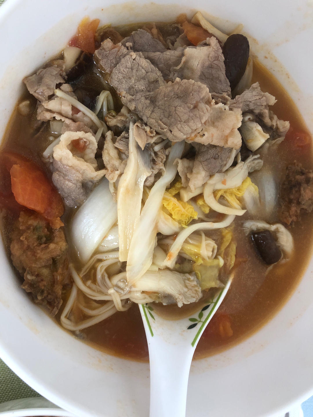 金针菇番茄肥牛卷