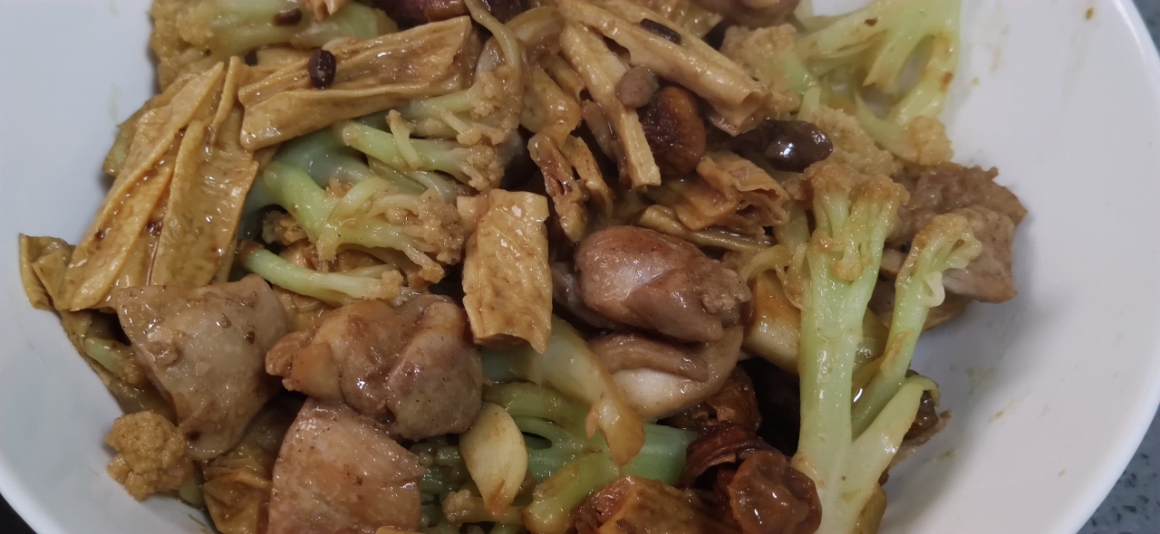 松花菜焖鸡肉