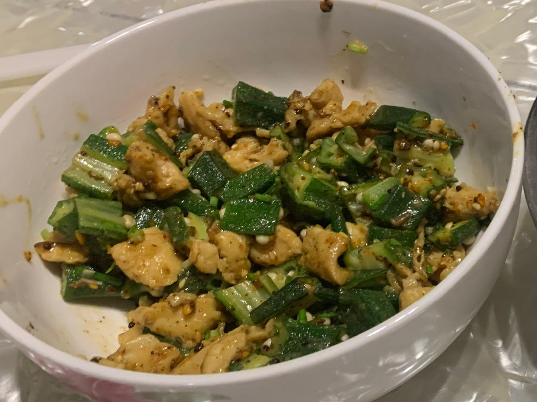 秋葵炒鸡胸肉（低脂/减肥）