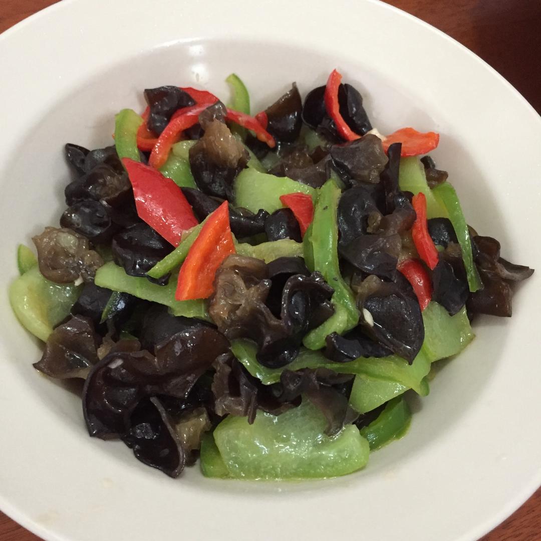 青红椒木耳蚝油炒丝瓜