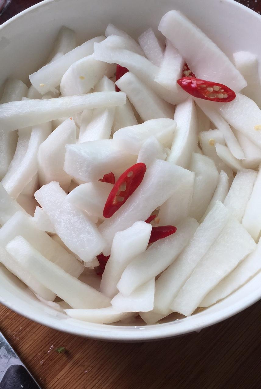 绿豆做的酸甜爽口脆萝卜