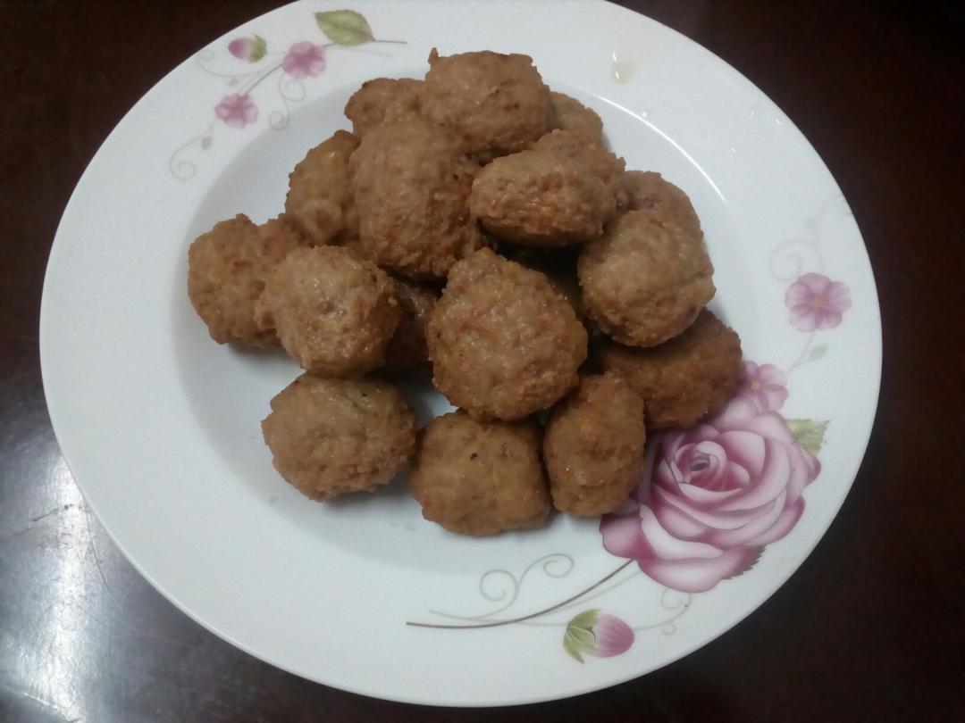 酥炸肉丸子