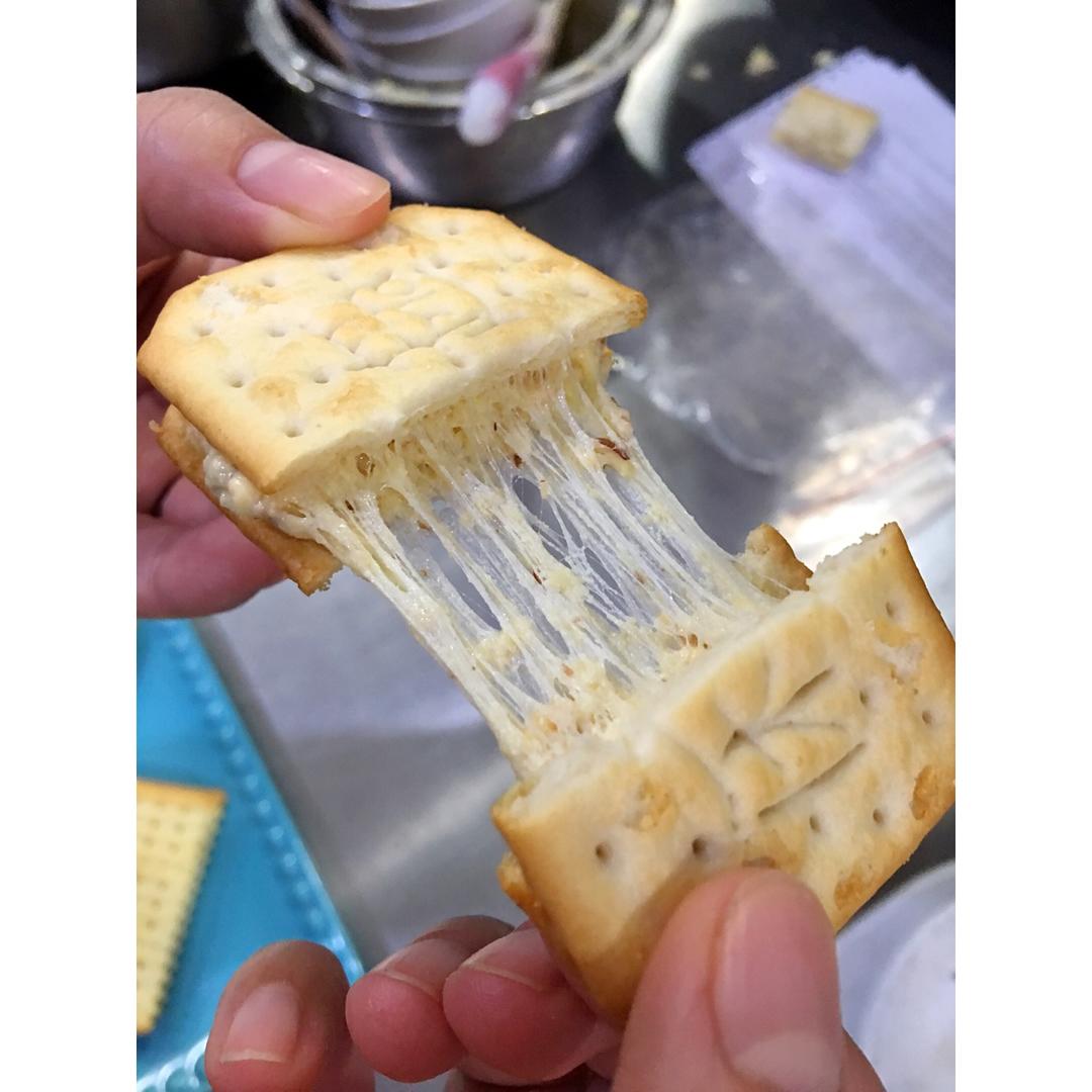 牛轧糖夹心苏打饼干