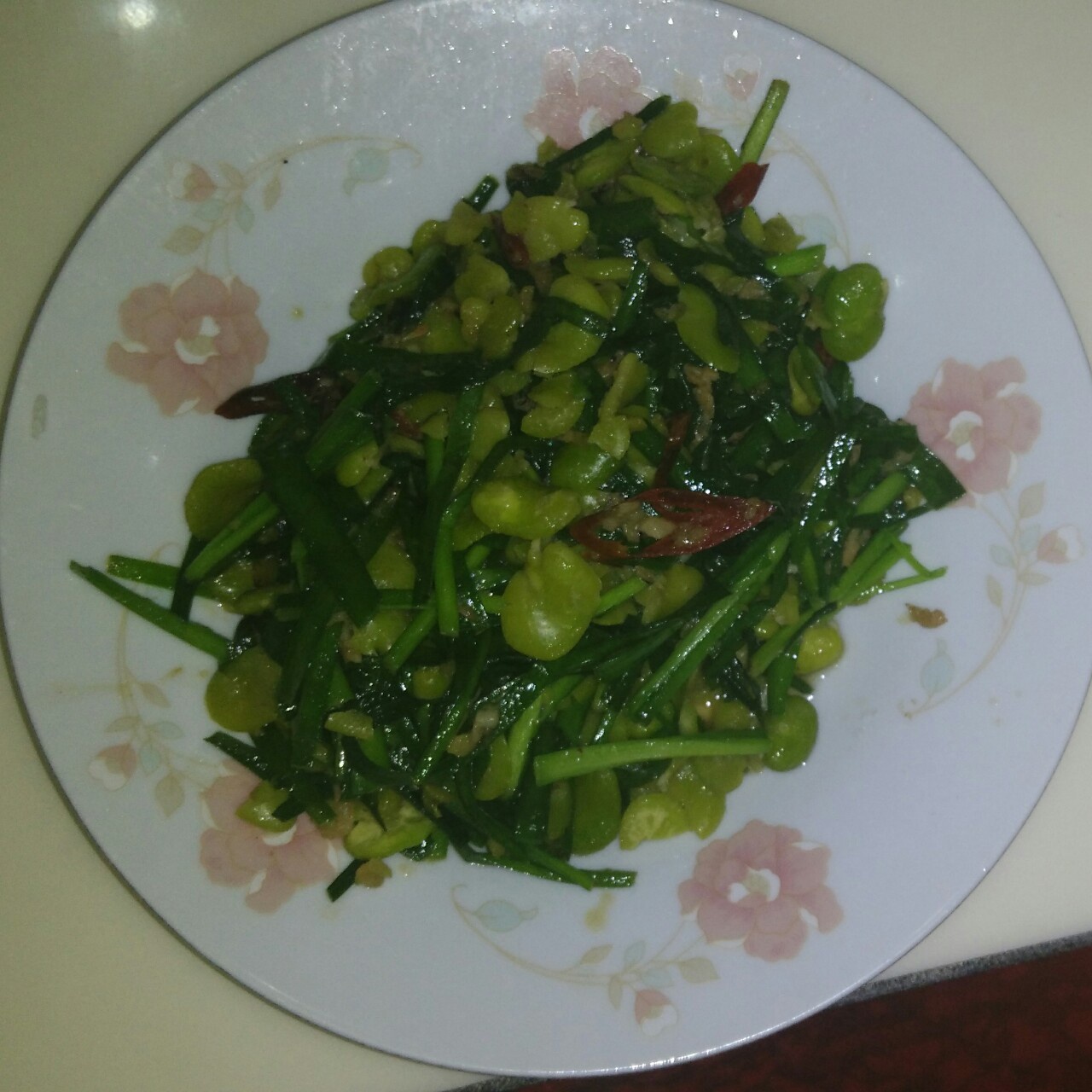 韭菜虾米炒蚕豆