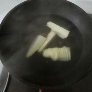 冬笋炒豆腐的做法 步骤1