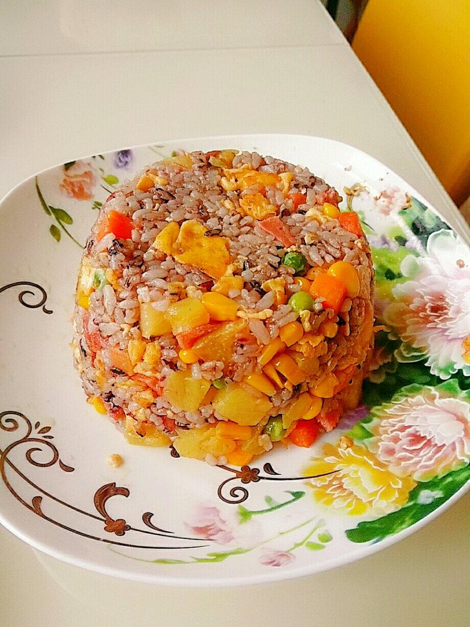 培根凤梨虾仁炒饭