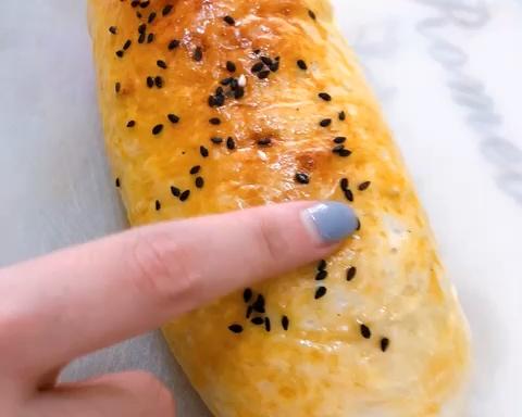 没有厨师机也可以做出柔软好吃的面包（减肥人士慎入）的做法