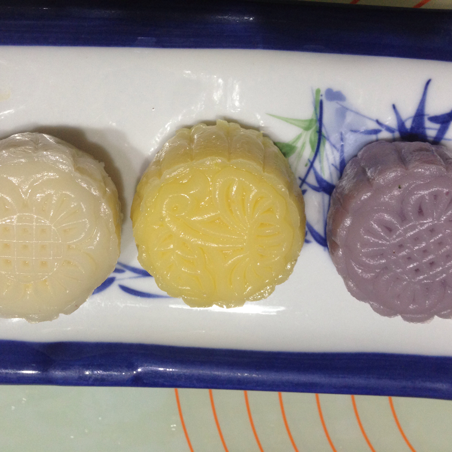 芒果芝士冰皮月饼