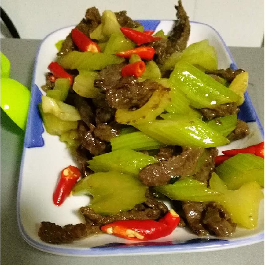 西芹炒牛肉！