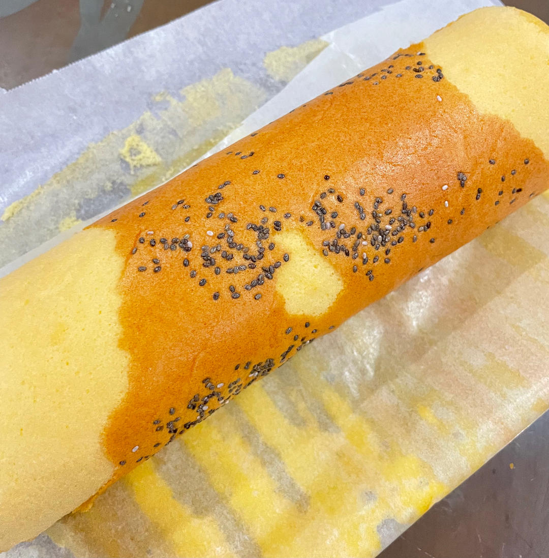蛋糕卷这样做‼️不掉皮不开裂（小视频食谱）