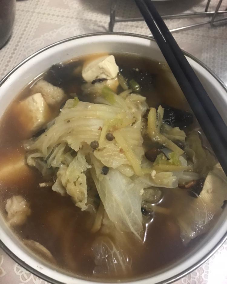 五花肉白菜炖冻豆腐