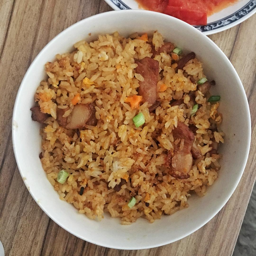 香菇鸡蛋酱油炒饭