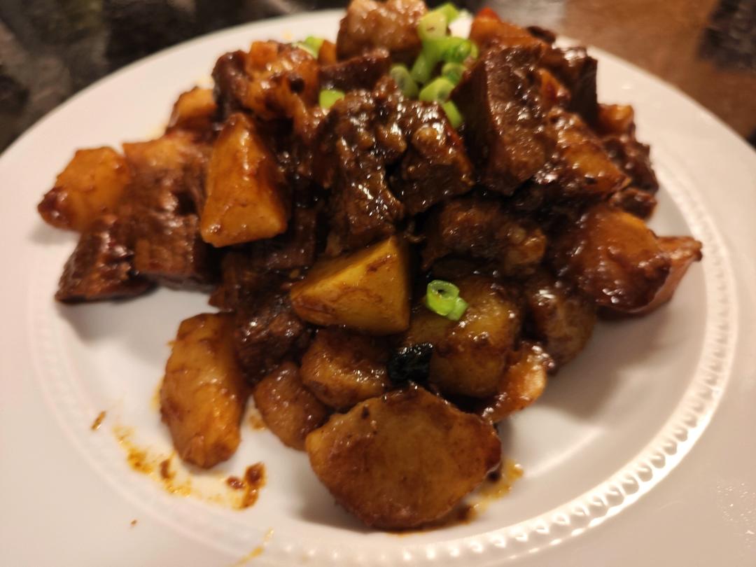 牛肉烧土豆（土豆清爽不糊，比你想象要简单多了）