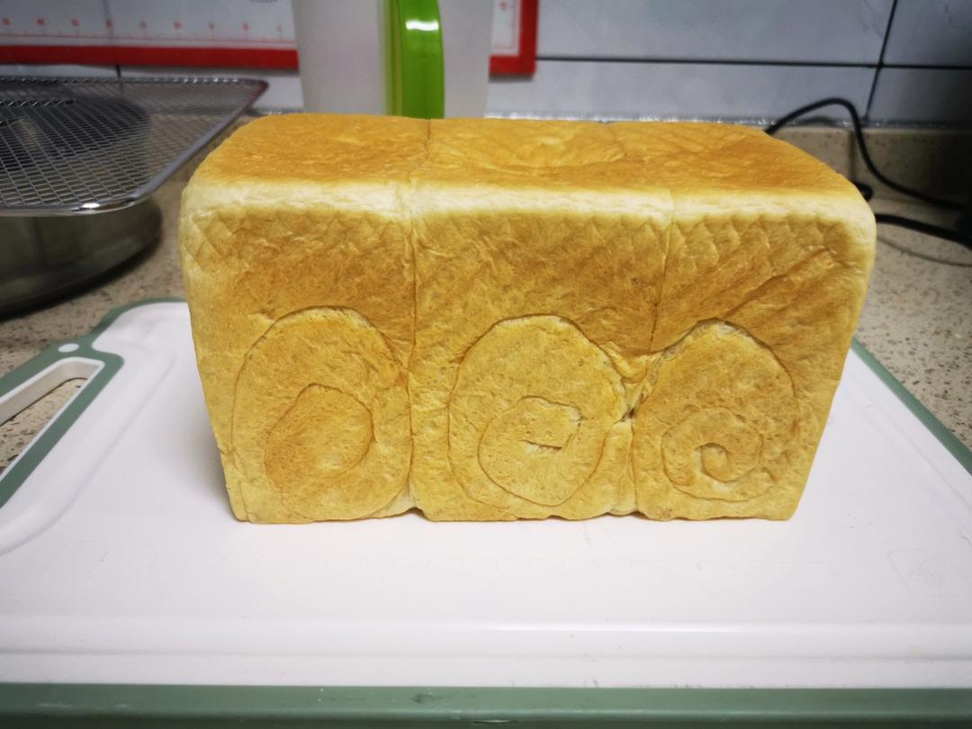 软到拿不起来的生吐司