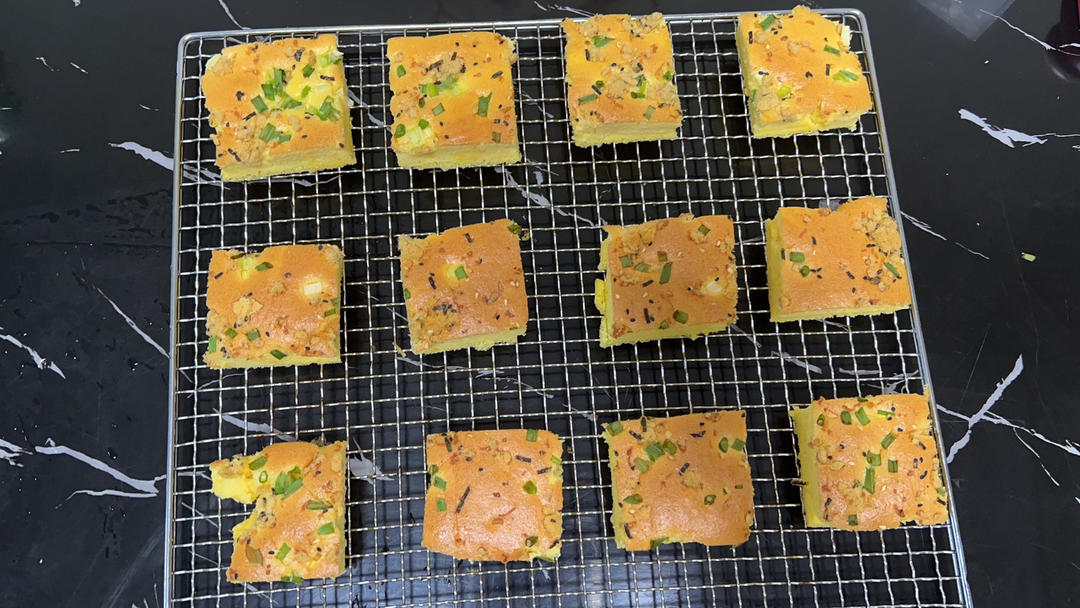 香葱海苔肉松芝麻蛋糕卷