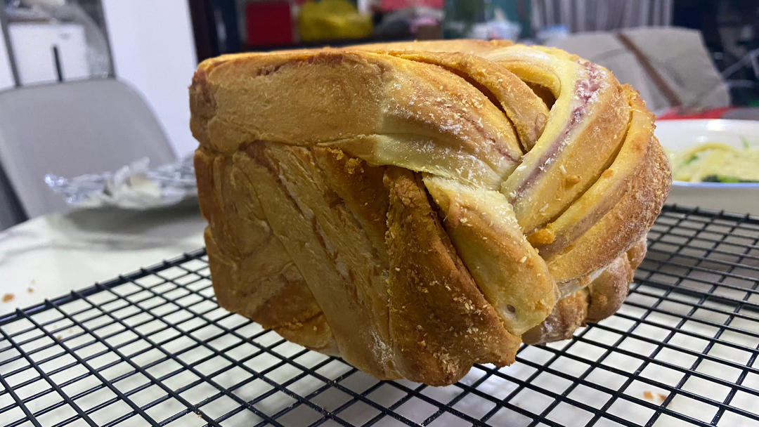 芋泥咸蛋黄吐司/250克水立方
