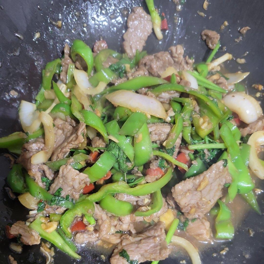 老少皆宜的一道“青椒洋葱爆炒牛肉”