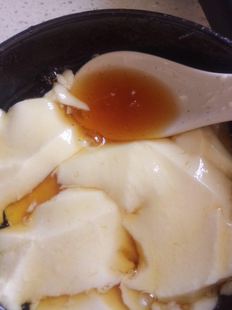 小小的雅雅妹妹做的香滑软嫩的石膏豆腐花
